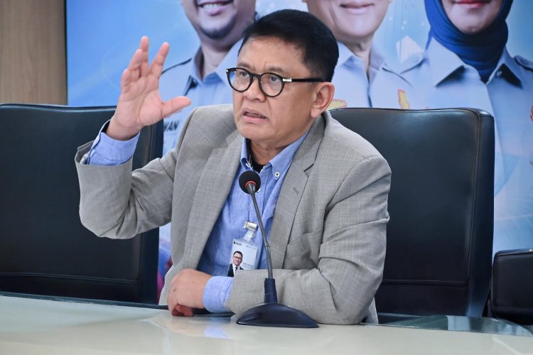 "Plt. Direktur Utama Jasa Raharja, Rubi Handojo, memaparkan pencapaian kinerja semester I 2025 dan strategi perusahaan ke depan dalam Rapat Koordinasi Terbatas di Jakarta, , Selasa (22/7/2025) .(Dok. Humas JR Jambi)