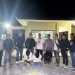 Tiga pelaku penganiayaan di ladang Desa Tebing Tinggi, Kabupaten Kerinci, berhasil diamankan oleh Satreskrim Polres Kerinci pada Selasa malam (22/7/2025). (Dok. Humas Polres Kerinci)