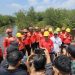 Tim RPK PT WKS bersama Fire Preparation Head Agus Sibarani memberikan keterangan kepada wartawan di Distrik 7, Kecamatan Geragai, Kabupaten Tanjungjabung Timur, Rabu (27/8/2025). (Dok. Stepanus)