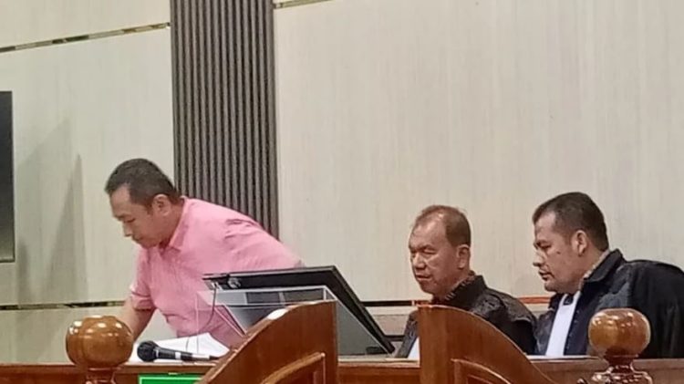 Sidang perdana kasus dugaan korupsi dana investasi Rp105 miliar PT Prosympac Agro Lestari (PT PAL) di Pengadilan Negeri Jambi, Kamis (28/8/2025). (Dok. Nahar)
