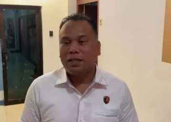 Direktur Reskrimsus Polda Jambi, Kombes Pol Taufik Nurmandia, saat memberikan keterangan terkait upaya pemblokiran 2.180 situs judi online di Mapolda Jambi, Rabu (6/8/2025). (Foto: Nahar)