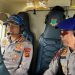 Dirpolairud Polda Jambi Kombes Pol Agus Tri Waluyo (kiri) bersama KBO Ditpolairud AKBP Lukman melakukan patroli udara menggunakan helikopter Bell 429 untuk memantau titik hotspot dan area rawan kebakaran di wilayah Muaro Jambi dan Tanjung Jabung Timur, Jumat (1/8/2025). (Dok. Humas)