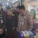 Wali Kota Jambi dr. Maulana bersama Walikotaa, Dizza dan Kepala Dinas Perindag dan jajaran sidak ke salah satu ritel modern di Kota Jambi, Kamis (7/8/2025). (Dok. Stepanus)