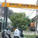 "Asap tebal membubung dari lokasi kebakaran gardu listrik di kawasan Aspol Jambi Selatan, Jambi, Senin (11/8/2025). (Dok. Stepanus)