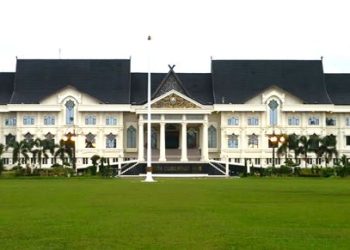 Tampak dari depan Kantor Gubernur Jambi (Dok. wikipedia)
