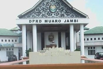 Gedung DPRD Muaro Jambi. Fraksi Gerindra dalam rapat paripurna, Selasa (19/8/2025) (Dok. Stepanus)