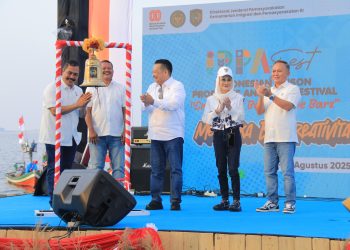 Kepala Kanwil Ditjenpas Jambi, Hidayat (kedua kiri), bersama Menteri Imigrasi dan Pemasyarakatan RI, Agus Andrianto (tengah), menghadiri pembukaan IPPAFest 2025 di Aloha Pasir Putih, PIK 2, Jakarta, Jumat (8/8/2025).(dok. Humas)