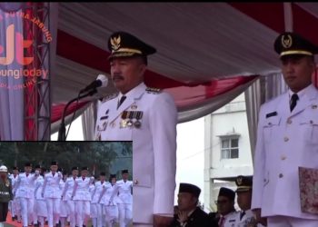 Bupati Kerinci Monadi memimpin upacara peringatan HUT ke-80 Kemerdekaan RI di Lapangan Kantor Bupati Kerinci, Bukit Tengah, Siulak, Minggu (17/8/2025). (Dok.Yola)