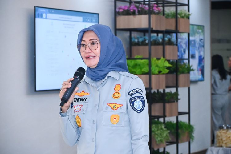 Plt. Direktur Utama Jasa Raharja Dewi Aryani Suzana saat memberi keterangan di Kantor Pusat Jasa Raharja, Rabu (20/8/2025).(Dok. Humas JR Jambi)