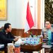 Kapolda Jambi Irjen Pol Krisno Halomoan Siregar menerima audiensi Praeses HKBP Distrik XXV Jambi, Pendeta Kamson R.A. Pasaribu, bersama jajaran di ruang kerjanya, Kamis (28/8/2025).(dok.Humas)