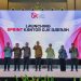 Pimpinan OJK berfoto bersama saat peluncuran SPRINT Kantor OJK Daerah di Solo, Selasa (26/8/2025).(Dok.Humas OJK)