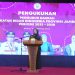 Ketua TP-PKK Provinsi Jambi, Hj. Hesnidar Haris, menyampaikan sambutan dalam acara Pengukuhan Pengurus Daerah Ikatan Bidan Indonesia (IBI) Provinsi Jambi periode 2023–2028 di Auditorium Rumah Dinas Gubernur Jambi, Senin (4/8/2025). (Dok. Adi - Kominfo)