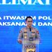 Kapolda Jambi Irjen Pol Krisno H. Siregar menyampaikan sambutan saat membuka Taklimat Awal Audit Kinerja Itwasum Polri Tahap II Tahun Anggaran 2025 di Mapolda Jambi, Senin (25/8/2025). (Dok. Humas)