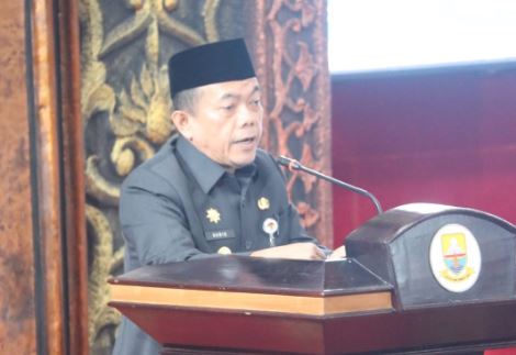 Gubernur Jambi Al Haris menyampaikan imbauan menjaga kondusivitas daerah saat rapat paripurna DPRD Provinsi Jambi, Rabu (3/9/2025). (Dok. Stepanus)