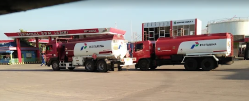 Aktivitas Terminal BBM Jambi di Kasang, Jumat (5/9/2025). (Dok, Daus)