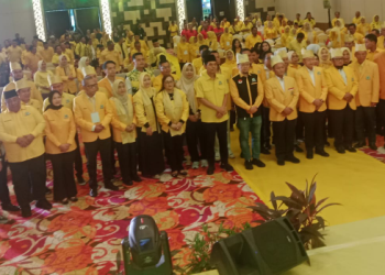 Kader Partai Golkar Provinsi Jambi berpose bersama pada pembukaan Musda XI di Hotel BW Luxury Jambi, Sabtu (6/9/2025). (Dok. Daus)