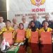 Empat atlet pentaque asal Jambi menunjukkan SK pemanggilan Timnas Indonesia bersama jajaran KONI Provinsi Jambi sebelum bertolak ke pelatnas persiapan SEA Games 2025 di Thailand. (Dok. Daus)