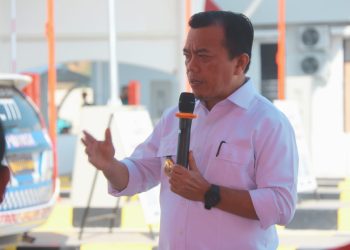 Gubernur Jambi, Al Haris, memberi sambutan saat meresmikan pengoperasian Jalan Tol Bayung Lencir – Tempino – Jambi Seksi 3 (Tempino – Simpang Ness), Minggu (14/9/2025). (Dok. Stepnaus)