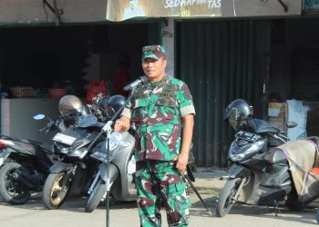 Danrem 042/Gapu Brigjen TNI Heri Purwanto memberikan sambutan pada kegiatan Karya Bhakti HUT TNI ke-80 di Pasar Besar Angso Duo, Kota Jambi, Jumat (19/9/2025). (Dok. Nahar)