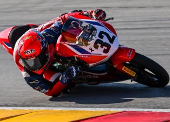 Pebalap Astra Honda, M. Kiandra Ramadhipa dan Veda Ega Pratama, bersiap menghadapi seri kelima FIM JuniorGP World Championship 2025 di Sirkuit Misano, Italia. (Dok. Sisnen)