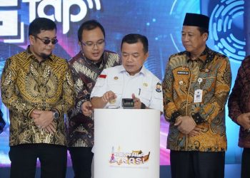 Gubernur Jambi Al Haris bersama Deputi Gubernur Bank Indonesia Ricky P. Gozali secara resmi membuka kegiatan Gentala Arasi 2025 di Jambi Town Square, Jumat (19/9/2025). (Dok. Erit - Kominfo)