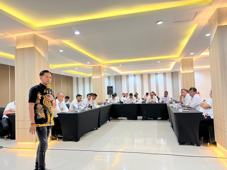 Ketua PWI Kota Jambi, Irwansyah, saat menjadi narasumber Focus Group Discussion bertema “Peran Media Wujudkan Kamtibmas Kondusif di Masyarakat” yang digelar Dit Intelkam Polda Jambi di Hotel Ceria, Kamis (25/9/2025). (Dok PWI Kota)