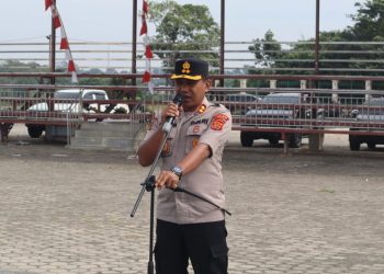 Kapolres Bungo AKBP Natalena Eko Cahyono saat Pimpim apel di Mapolres Bungo, Sabtu (27/9/2025). (Dok. humas)