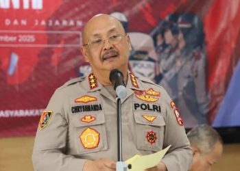 Kalemdikpol Polri Komjen Pol Chryshnanda Dwilaksana menyampaikan arahan tentang pentingnya kerendahan hati dan kebermanfaatan anggota Polri dalam melayani masyarakat, Selasa (30/9/2025). (Doki. Humas Polri)
