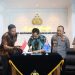 Kadivhubinter Polri Irjen Pol Amur Chandra J.B. menyaksikan penandatanganan rencana kerja sama Polri–AFP dalam program penanggulangan penyelundupan manusia, Jakarta, Selasa (30/9/2025). (Dok. Humas Polri)