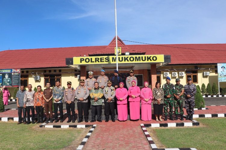 Kapolda Bengkulu Irjen Pol. Mardiyono, S.I.K., M.Si., melaksanakan kunjungan kerja ke Polres Mukomuko, Jumat (31/10/25). (Dok.yola)