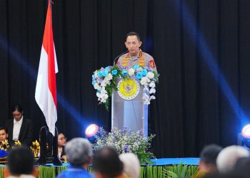 Kapolri Jenderal Listyo Sigit Prabowo, memberikan sambutan dan menyerahkan penghargaan di acara Kompolnas Award tahun 2025 di Hotel Merlyn Park, KH. Hasyim Ashari, Gambir, Jakarta Pusat, Kamis (16/10/2025). (Dok.Humas Polri)