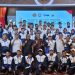 Kepala Dinas Pemuda dan Olahraga Provinsi Jambi Novriadi bersama jajaran melepas 268 atlet kontingen Jambi yang akan berlaga pada Pekan Olahraga Pelajar Nasional (POPNAS) XVII Tahun 2025 di Jakarta, Kamis (30/10/2025). (Dok. Daus)