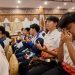 Para atlet disabilitas pelajar Provinsi Jambi berdoa bersama sebelum diberangkatkan ke Jakarta untuk mengikuti Pekan Paralimpiade Pelajar Nasional (PEPARPENAS) XI Tahun 2025, di Rumah Dinas Gubernur Jambi, Kamis (30/10/2025). (Dok. Daus)