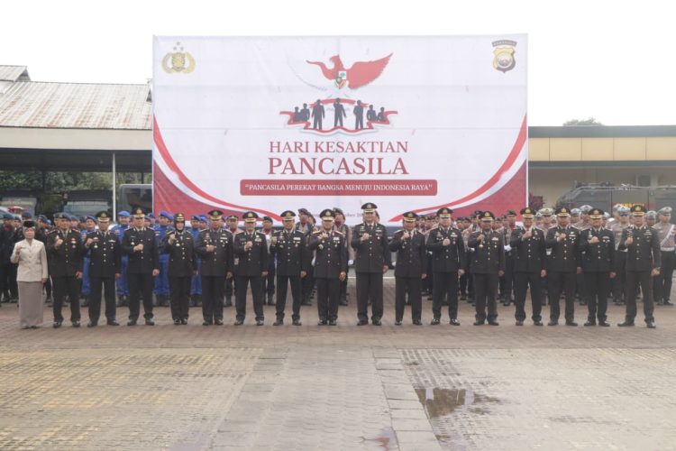 Kapolda Bengkulu Irjen Pol Mardiyono memimpin upacara peringatan Hari Kesaktian Pancasila di Lapangan Anton Soedjarwo, Mapolda Bengkulu, Rabu (1/10/2025). (Dok. Yola)