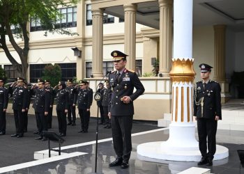 Kapolda Jambi Irjen Pol Krisno H. Siregar memimpin upacara peringatan Hari Kesaktian Pancasila Tahun 2025 di Lapangan Apel Mapolda Jambi, Rabu (1/10/2025). (Dok. Nahar)