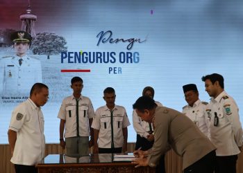 Kapolresta Jambi Kombes Pol Boy Sutan Binanga Siregar bersama Wali Kota Jambi Maulana menghadiri pengukuhan DPC Organda Kota Jambi di Griya Mayang, Rabu (1/10/2025). (Dok. Nahar)