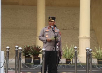 Kapolda Bengkulu Irjen Pol Mardiyono memimpin apel pagi di Lapangan Anton Soejarwo Mapolda Bengkulu, Senin (6/10/2025). (Dok. Yola)