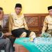 Gubernur Jambi Al Haris bersama Bupati Tebo Agus Rubiyanto berdiskusi dengan warga saat meninjau program Bedah Rumah dan kesiapan Koperasi Merah Putih di Kabupaten Tebo, Senin (13/10/2025). (Dok. Erit - Kominfo)