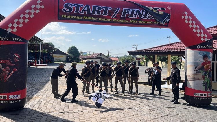 Satuan Brimob Polda Bengkulu menggelar kegiatan Perlombaan Oramil (Olahraga Militer) antar Satker, yang dilaksanakan di Mako Satbrimob Polda Bengkulu, Kamis (16/10/2025). (Dok.yola)