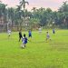 Para pelajar tengah bertanding dalam laga uji coba di Lapangan Kota Jambi. (Dok. Daus)