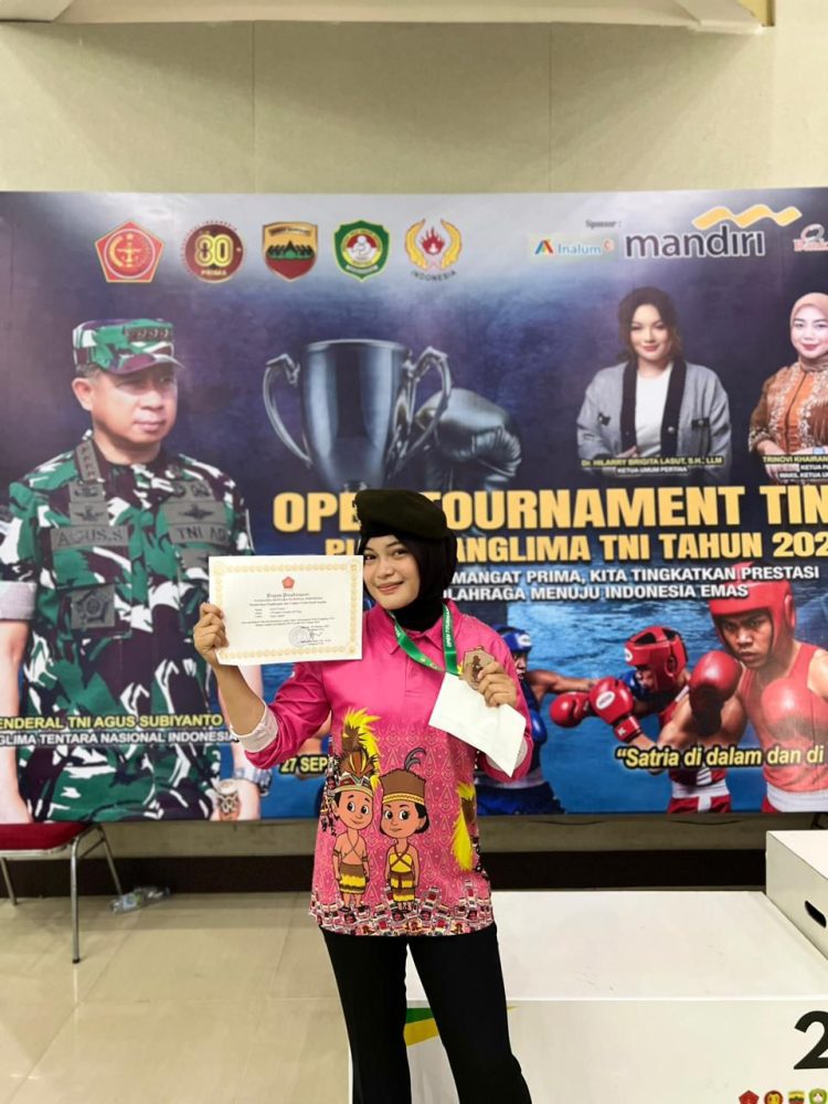 Personel Polwan Ditsamapta Polda Bengkulu Bripda Jenitiara. (Dok.Yola)