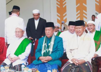 Wakil Gubernur Jambi Drs. H. Abdullah Sani, M.Pd.I menghadiri Tabligh Akbar dalam rangka peringatan Hari Santri Nasional 2025 di Kabupaten Merangin, Rabu (22/10/2025). (Dok. Erit - Kominfo)