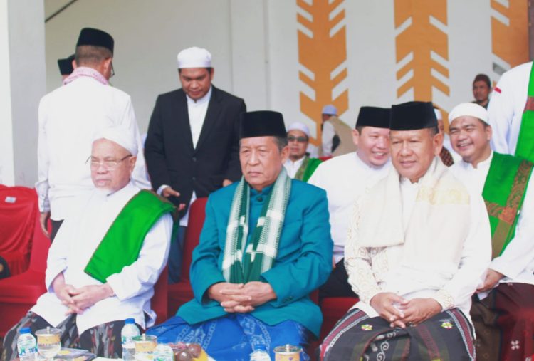 Wakil Gubernur Jambi Drs. H. Abdullah Sani, M.Pd.I menghadiri Tabligh Akbar dalam rangka peringatan Hari Santri Nasional 2025 di Kabupaten Merangin, Rabu (22/10/2025). (Dok. Erit - Kominfo)