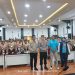 Kasubdit Bintibsos Ditbinmas Polda Jambi, AKBP Dr. Dadang Djoko Karyanto, bersama perwakilan BNNK Jambi dan Kwarcab Pramuka Kota Jambi berfoto bersama peserta usai sosialisasi pembentukan Satgas Pramuka Anti-Narkoba di Kota Jambi, Sabtu (25/10/2025). (Dok. Nahar)