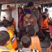 Polwan Ditpolairud Polda Jambi berinteraksi dengan murid RA Al-Ikhlas saat kegiatan Polisi Sahabat Anak di atas kapal patroli Ditpolairud Polda Jambi, Senin (28/10/2025). (Dok. Nahar)