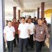 Menteri Kesehatan RI Budi Gunadi Sadikin bersama Gubernur Jambi Al Haris meninjau pelaksanaan operasi jantung terbuka perdana di RSUD Raden Mattaher Jambi, Jumat (31/10/2025). (Dok Stepanus)