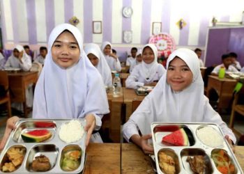 Foto ilustrasi siswa yang mendapatkan makan bergizi gratis. (Dok. Pixabay)