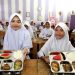 Foto ilustrasi siswa yang mendapatkan makan bergizi gratis. (Dok. Pixabay)