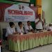 Personel Ditresnarkoba Polda Jambi memberikan sosialisasi bahaya penyalahgunaan narkoba kepada siswa SMA Negeri 3 Tebo dalam rangka pencegahan dini di lingkungan sekolah. (Dok, Humas)