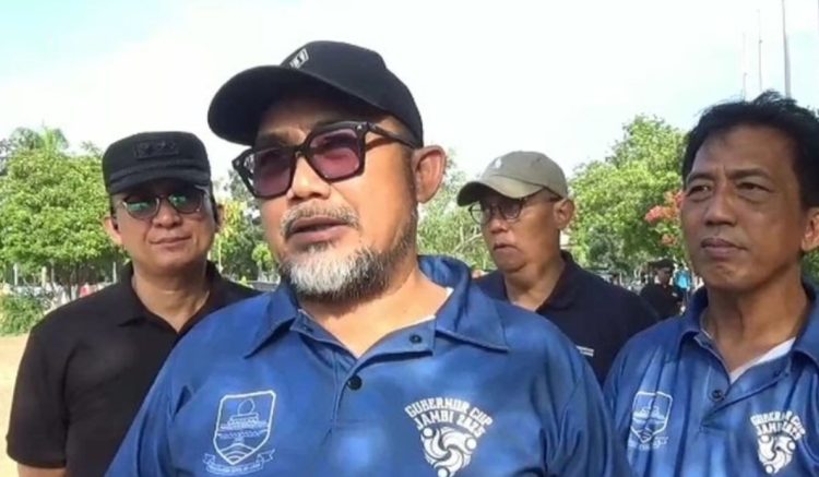 Sekretaris Daerah Provinsi Jambi, Sudirman saat memberikan keterangan terkait percepatan persiapan Porprov Jambi 2026. Jumat (21/11/2025) pagi. (Dok. Daus)